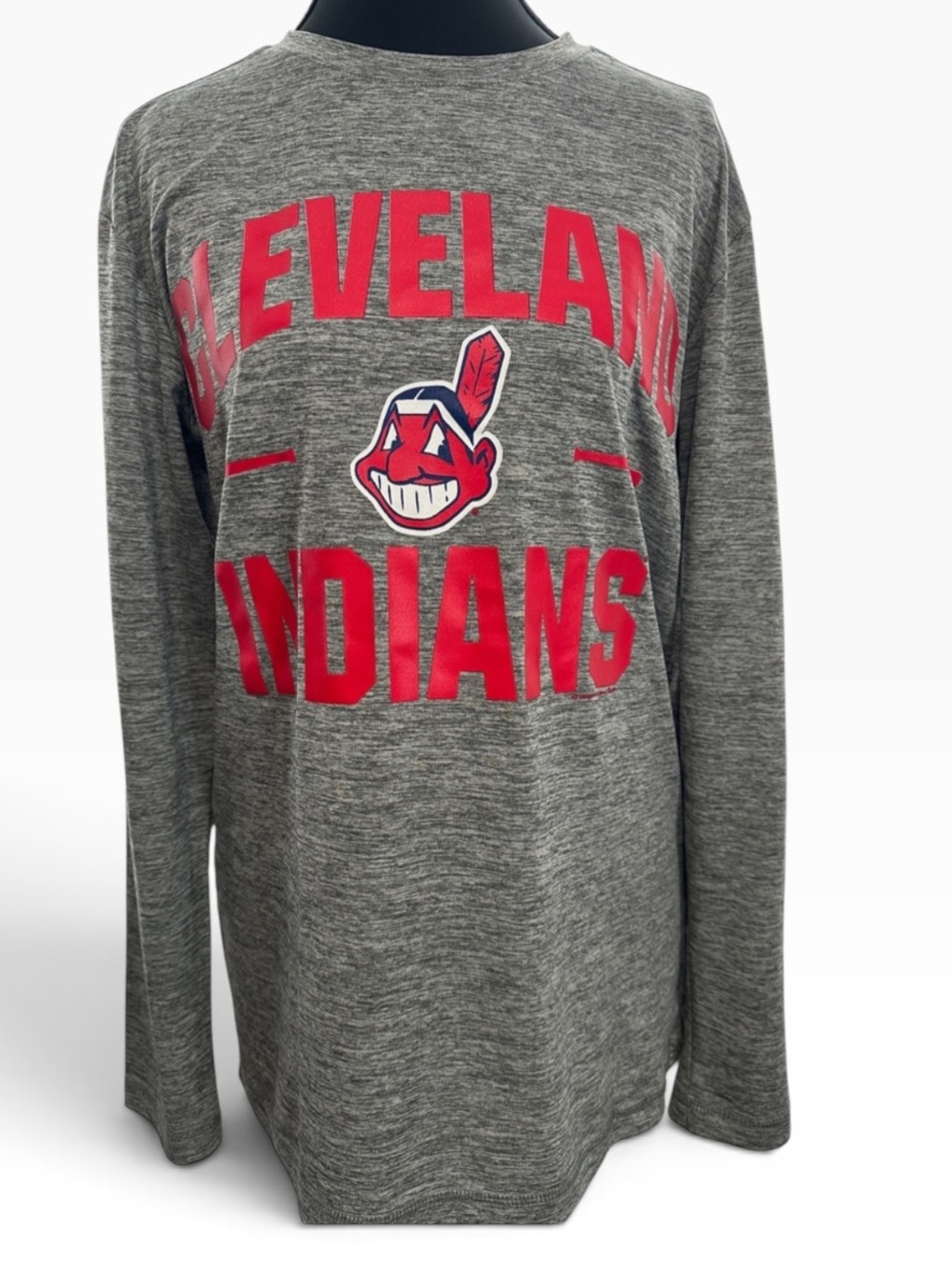Genuine Merchandise Vintage Gray & Red Cleveland Indians Long-Sleeve Tee